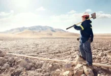 Hanya 24 Perusahaan Tambang yang Berkantor di Sultra, Ali Mazi : Kita Evaluasi ilustrasi tambang, pekerja tambang