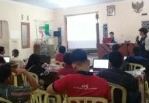 Tim KKN Undip Latih Internet Marketing Pengrajin Kulit di Masin Jateng Tim KKN Undip Latih Internet Marketing Pengrajin Kulit di Basin Jateng
