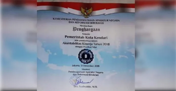 penghargaan-bkdi Pemkot Kendari Terima Penghargaan SAKIP 2018 Kategori B