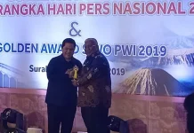 Peduli Olahraga, Ali Mazi dan Lukman Terima Penghargaan PWI Peduli Olahraga, Ali Mazi dan Lukman Terima Penghargaan PWI