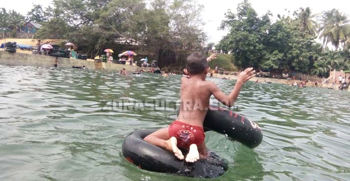 Permandian Alam Topa, Kolam Air Raksasa di Tengah Perkampungan Lasalepa