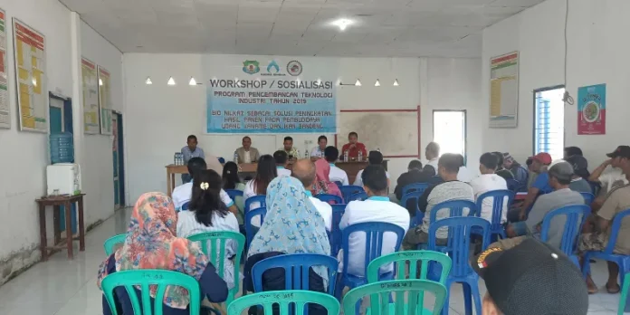 petani_tambak_bombana Pemda Bombana Genjot Kualitas Petambak Udang dan Ikan Bandeng