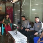 Kapolres Muna Kunjungi Korban Pencabulan dan Ibunya Kapolres Muna Kunjungi Korban Pencabulan dan Ibunya