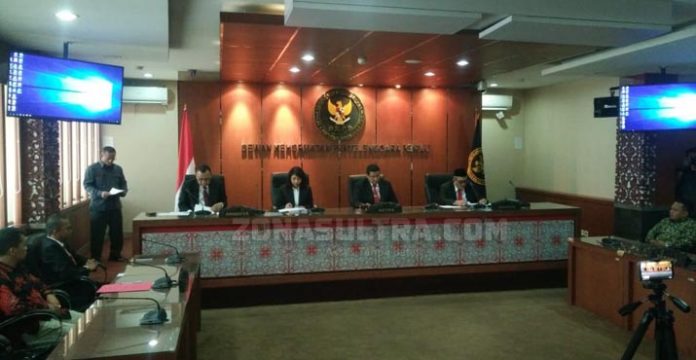 DKPP Pecat Sarfan Kurnia dari Jabatan Anggota KPU Buton