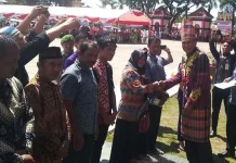 BPN Kolaka Serahkan 2.150 Sertifikat Program PTSL BPN Kolaka Serahkan 2.130 Sertifikat Program PTSL