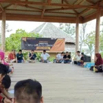 KPU Bombana Sosialisasi ke Komunitas di Pulau Kondo Komunitas Bonik (Motor ninja) menghadiri sosialisasi KPU Bombana di Pulau Kondo.