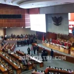 Wa Ode Nur Zainab Resmi Gantikan Tina Nur Alam di Senayan Wa Ode Nur Zainab Resmi Gantikan Tina Nur Alam di Senayan