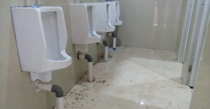 wc_koltim Toilet Kantor Bupati Koltim Tampak Kotor
