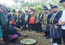 Bupati Konawe Lakukan Prosesi Mosehe Wonua Bupati Konawe Lakukan Prosesi Mosehe Wonua