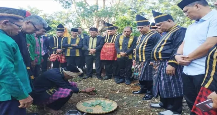 Bupati Konawe Lakukan Prosesi Mosehe Wonua