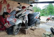 Bantu Nafkahi Keluarga, Gadis di Mubar Jadi Tukang Bengkel Bantu Nafkahi Keluarga, Gadis di Mubar Jadi Tukang Bengkel