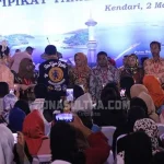 Jokowi Bagikan 2.010 Sertifikat Tanah ke Warga Sultra Jokowi Bagikan 2.010 Sertifikat Tanah ke Warga Sultra