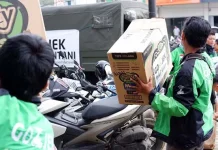 Tujuh Ton Bantuan Gojek Peduli Mendarat di Sentani Tujuh Ton Bantuan Gojek Peduli Mendarat di Sentani