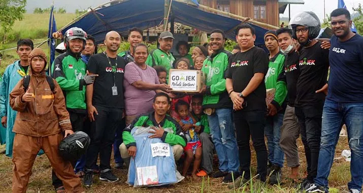 Tujuh Ton Bantuan Gojek Peduli Mendarat di Sentani