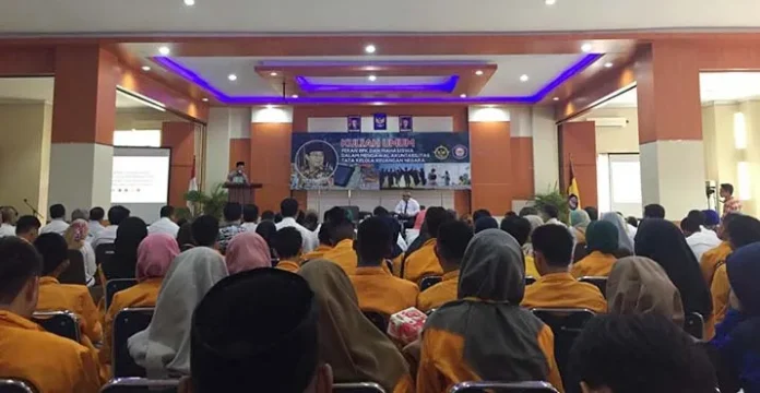 BPK RI Tantang Mahasiswa UHO Dirikan Start Up Saingi Gojek CS