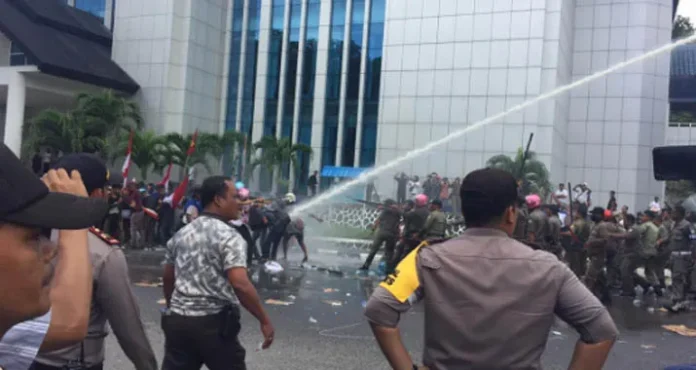 Walhi Kecam Tindakan Kekerasan Polisi Bubarkan Demo Warga Konkep