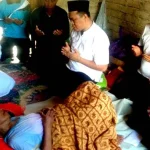 Bupati Konut Kawal Pengobatan Lansia Asal Desa Laramo Bupati Konut Kawal Pengobatan Lansia Asal Desa Laramo