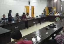 Diduga Tidak Transparan, Puluhan Pemuda Adukan Program Revitalisasi di DPRD Kolut Diduga Tidak Transparan, Puluhan Pemuda Adukan Program Revitalisasi di DPRD Kolut