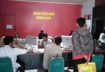 Warga Kolut Keluhkan Kekosongan Blangko Kartu Keluarga Warga Kolut Keluhkan Kekosongan Blangko Kartu Keluarga