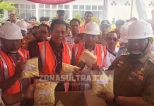 Ali Mazi Lepas Komoditas Ekspor ke Belanda dan Amerika Serikat Ali Mazi Lepas Komoditas Ekspor ke Belanda dan Amerika Serikat