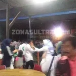 Di Warkop Haji Anto 2, Jokowi Ditunggu 2 Ribu Warga Di Warkop Haji Anto 2, Jokowi Ditunggu 2 Ribu Warga