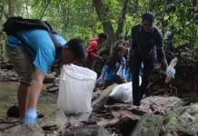 Peringati Hari Air Sedunia, Sejumlah Komunitas Bersihkan Sampah Sungai Lasolo Peringati Hari Air Sedunia, Sejumlah Komunitas Bersihkan Sampah Sungai Lasolo