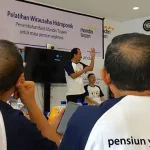 Puluhan Pensiunan Nasabah Bank Mantap Kendari Dilatih Usaha Hidroponik Puluhan Pensiunan Nasabah Bank Mantap Kendari Dilatih Usaha Hidroponik