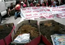 Aksi Kubur Diri Warnai Protes Hadirnya Tambang di Pulau Wawonii