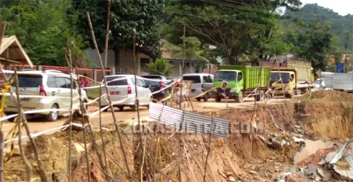 jalan_rusak Tak Terurus, Jalan Trans Sulawesi Makin Mengkhawatirkan