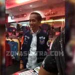 Di Lippo Plaza Kendari, Jokowi Beli 3 Lembar Baju Diskon Di Lippo Plaza Kendari, Jokowi Beli 3 Lembar Baju Diskon