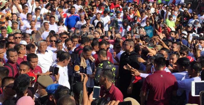 Tangan Jokowi Terluka di Acara Jalan Sehat