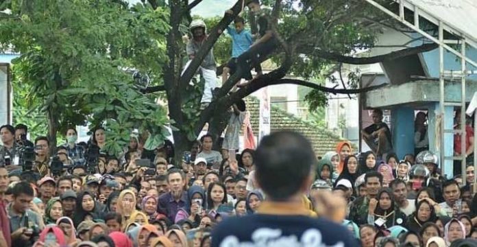 Kedatangan Jokowi di TPI Kendari Diwarnai Hujan