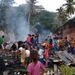 Satu Rumah dan Kios Warga Konut Ludes Terbakar Akibat Tumpahan Bensin Satu Rumah dan Kios Warga Konut Ludes Terbakar Akibat Tumpahan Bensin