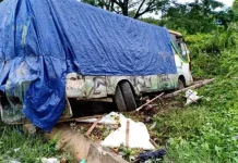 Bus Lindas Pengendara Motor di Kendari, Dua Orang Tewas di Tempat Bus Lindas Pengendara Motor di Kendari, Dua Orang Tewas di Tempat