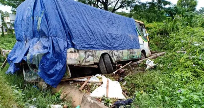 Bus Lindas Pengendara Motor di Kendari, Dua Orang Tewas di Tempat