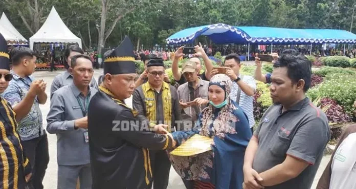 konawe Pemda Konawe Berikan Bantuan Kepada Korban Kebakaran