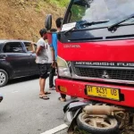 Pengendara Motor di Kolaka Tewas Usai Tabrakan dengan Mobil Tangki Pertamina Pengendara Motor di Kolaka Tewas Usai Tabrakan dengan Mobil Tangki Pertamina