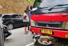 Pengendara Motor di Kolaka Tewas Usai Tabrakan dengan Mobil Tangki Pertamina Pengendara Motor di Kolaka Tewas Usai Tabrakan dengan Mobil Tangki Pertamina