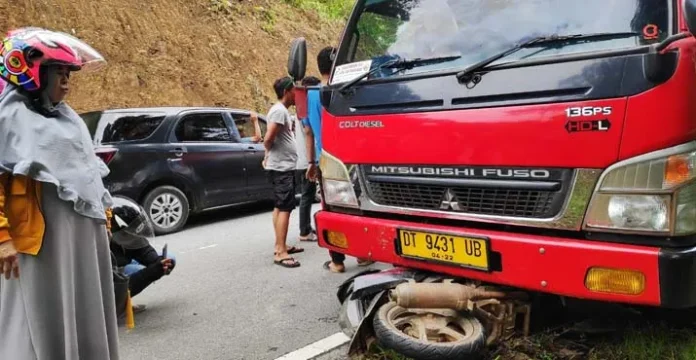 Pengendara Motor di Kolaka Tewas Usai Tabrakan dengan Mobil Tangki Pertamina