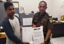 Bupati Wakatobi Beserta Anaknya Dilapor ke Kejaksaan Soal Dana Hibah Bupati Wakatobi Beserta Anaknya Dilapor ke Kejaksaan Soal Dana Hibah