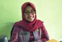 Amdal Sejumlah Proyek di Wakatobi Belum Rampung Kepala bidang (Kabid) Infrastruktur dan Pengembangan Wilayah (IPW) Badan Perencanaan dan Pembangungan Daerah (Bappeda) Kabupaten Wakatobi, Nur Desiaty Djalal