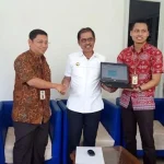 Bupati Kolut Apresiasi Kesadaran Masyarakat Taat Pajak Bupati Kolut Apresiasi Kesadaran Masyarakat Taat Pajak