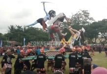 Parade Ogoh-Ogoh di Koltim, Ratusan Warga Antusias Menonton Parade Ogoh-Ogoh di Koltim, Ratusan Warga Antusias Menonton