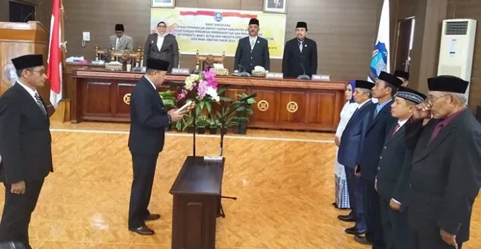 Lima PAW Anggota DPRD Wakatobi Resmi Dilantik