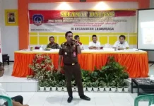 Kesbangpol Kolaka Sosialisasi Pendidikan Politik ke Masyarakat Kesbangpol Kolaka Sosialisasi Pendidikan Politik ke Masyarakat