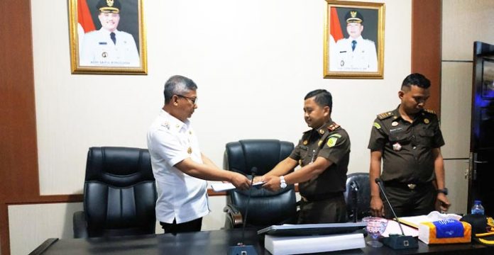 Kejari Konawe Serahkan Dana Pengembalian Kasus Korupsi ke Kas Daerah