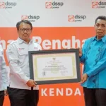 PT DSSP Power Kendari Raih Penghargaan dari Pemprov Sultra PT DSSP Power Kendari Raih Penghargaan dari Pemprov Sultra