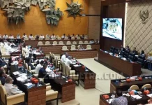 Rapat di DPR, Kemendes Komitmen Tetap Programkan Jalan Desa Rapat di DPR, Kemendes Komitmen Tetap Programkan Jalan Desa