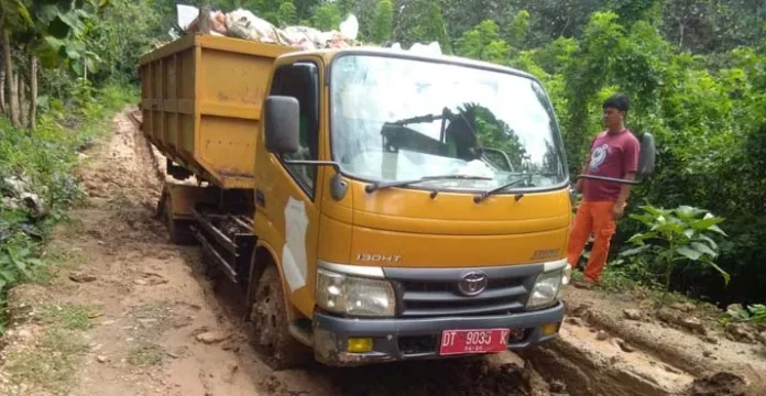 Begini Penjelasan DLH Bombana Soal Tumpukan Sampah Mengotori RTH