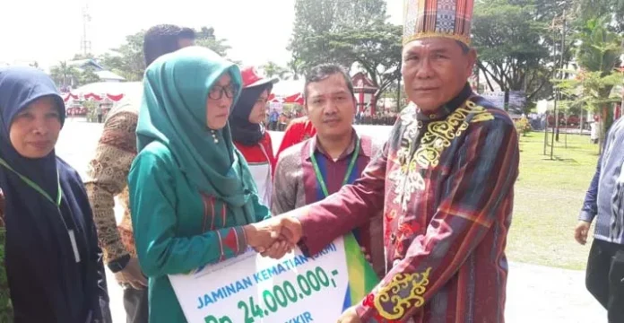 santuan_bpjs_kolaka BPJS Ketenagakerjaan Kolaka Serahkan Santunan Kematian
